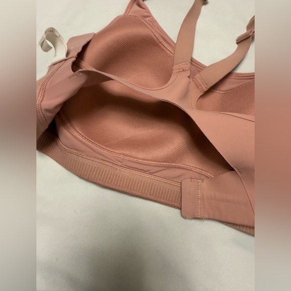 Lululemon All Powered Up Bra - Picture 7 of 8